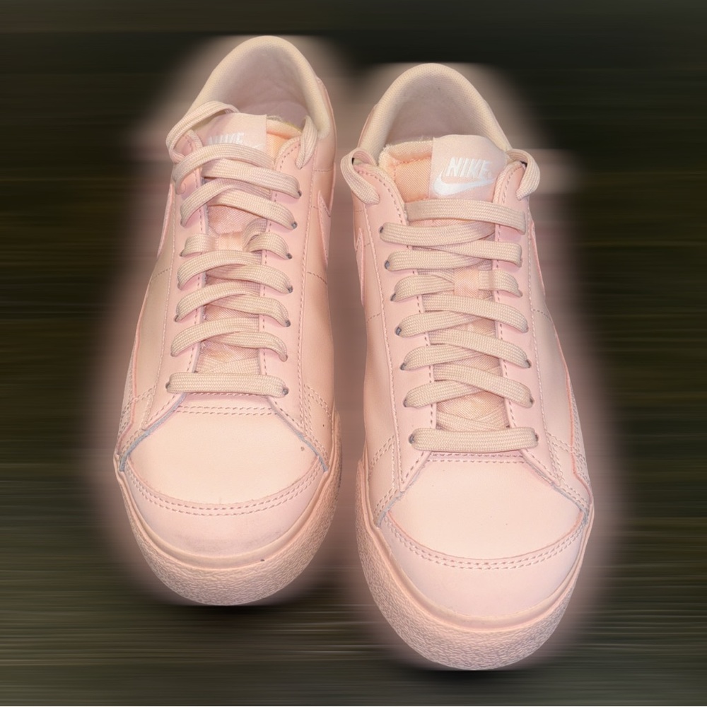 🍬🍬💕💕Pink Lowtop CHUNKY Blazers!